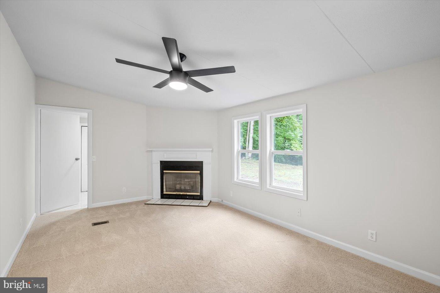 33 NORMAN RD, STAFFORD, Virginia 22554, 3 Bedrooms Bedrooms, 10 Rooms Rooms,2 BathroomsBathrooms,Residential,For sale,33 NORMAN RD,VAST2042972 MLS # VAST2042972