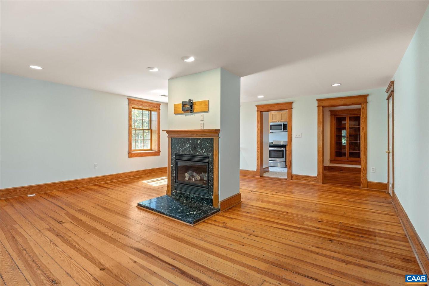 1915 E MARKET ST #3, CHARLOTTESVILLE, Virginia 22902, 3 Bedrooms Bedrooms, ,2 BathroomsBathrooms,Residential,For sale,1915 E MARKET ST #3,669426 MLS # 669426