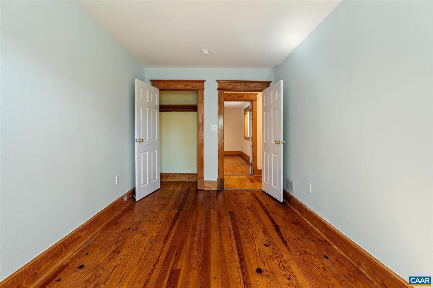 1915 E MARKET ST #3, CHARLOTTESVILLE, Virginia 22902, 3 Bedrooms Bedrooms, ,2 BathroomsBathrooms,Residential,For sale,1915 E MARKET ST #3,669426 MLS # 669426