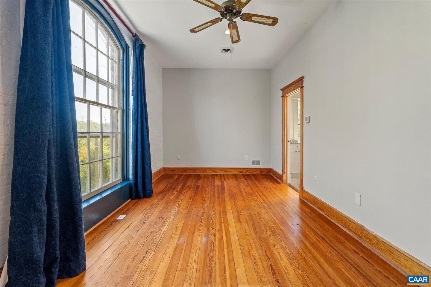 1915 E MARKET ST #3, CHARLOTTESVILLE, Virginia 22902, 3 Bedrooms Bedrooms, ,2 BathroomsBathrooms,Residential,For sale,1915 E MARKET ST #3,669426 MLS # 669426