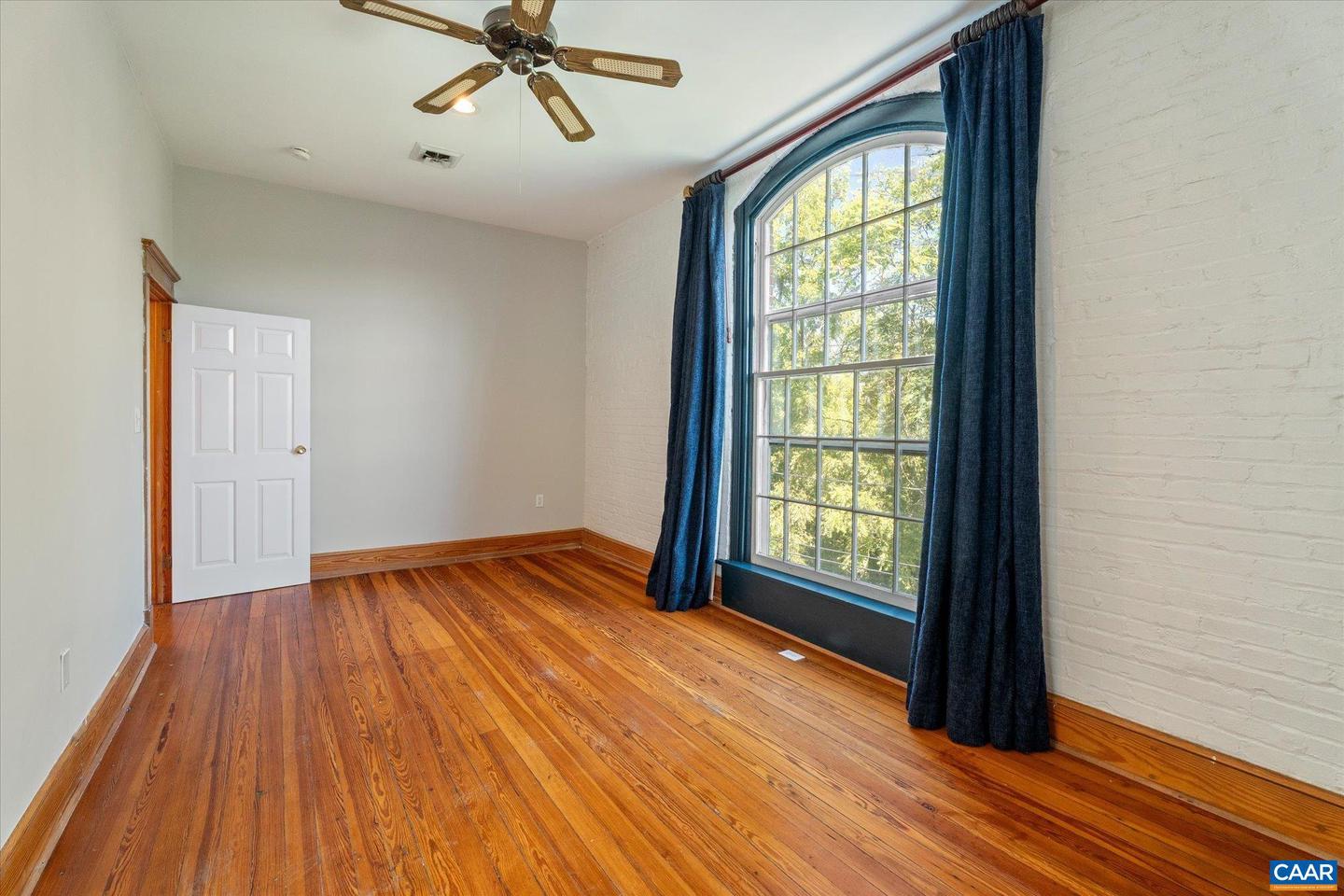 1915 E MARKET ST #3, CHARLOTTESVILLE, Virginia 22902, 3 Bedrooms Bedrooms, ,2 BathroomsBathrooms,Residential,For sale,1915 E MARKET ST #3,669426 MLS # 669426