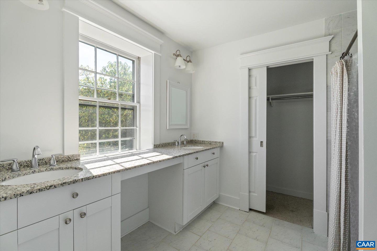 1915 E MARKET ST #3, CHARLOTTESVILLE, Virginia 22902, 3 Bedrooms Bedrooms, ,2 BathroomsBathrooms,Residential,For sale,1915 E MARKET ST #3,669426 MLS # 669426
