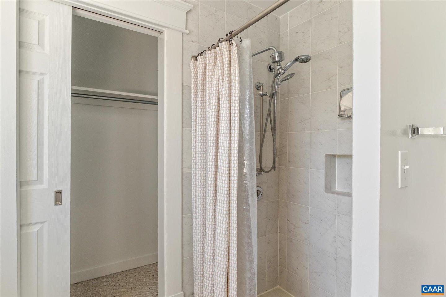 1915 E MARKET ST #3, CHARLOTTESVILLE, Virginia 22902, 3 Bedrooms Bedrooms, ,2 BathroomsBathrooms,Residential,For sale,1915 E MARKET ST #3,669426 MLS # 669426