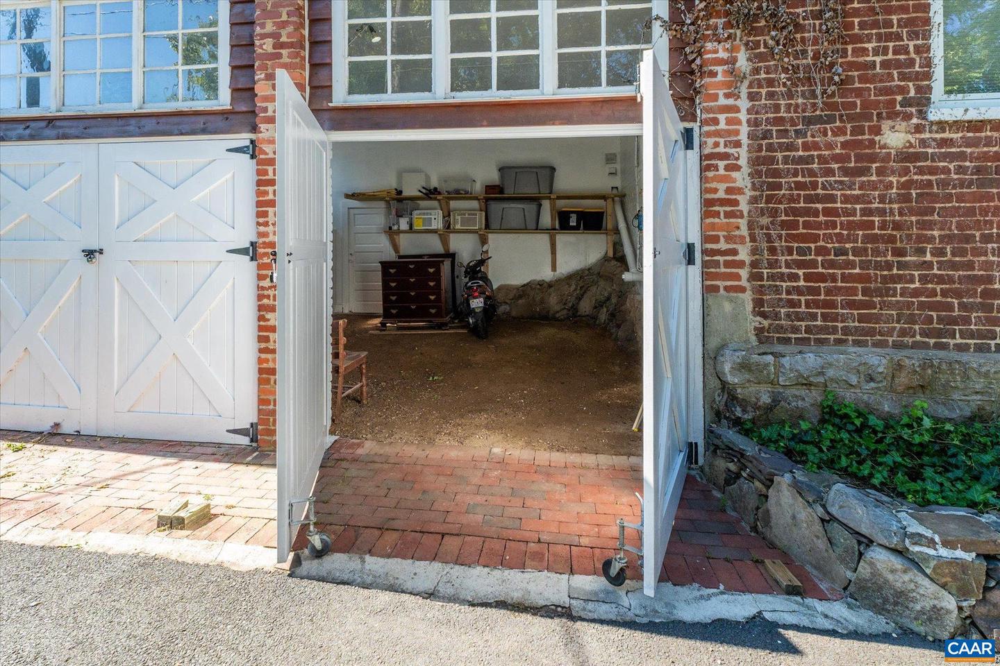 1915 E MARKET ST #3, CHARLOTTESVILLE, Virginia 22902, 3 Bedrooms Bedrooms, ,2 BathroomsBathrooms,Residential,For sale,1915 E MARKET ST #3,669426 MLS # 669426