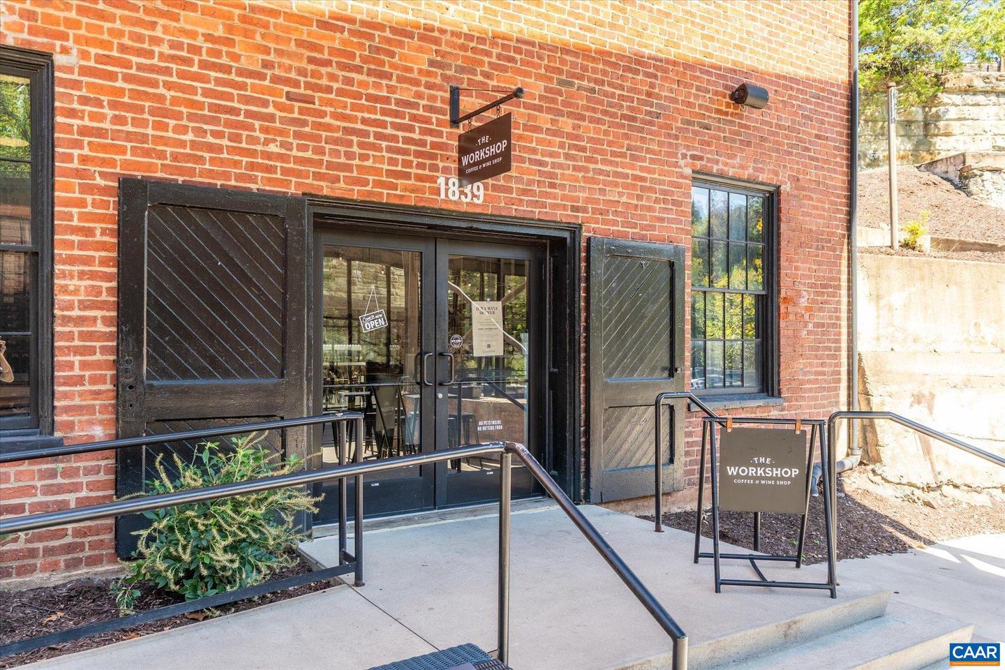 1915 E MARKET ST #3, CHARLOTTESVILLE, Virginia 22902, 3 Bedrooms Bedrooms, ,2 BathroomsBathrooms,Residential,For sale,1915 E MARKET ST #3,669426 MLS # 669426