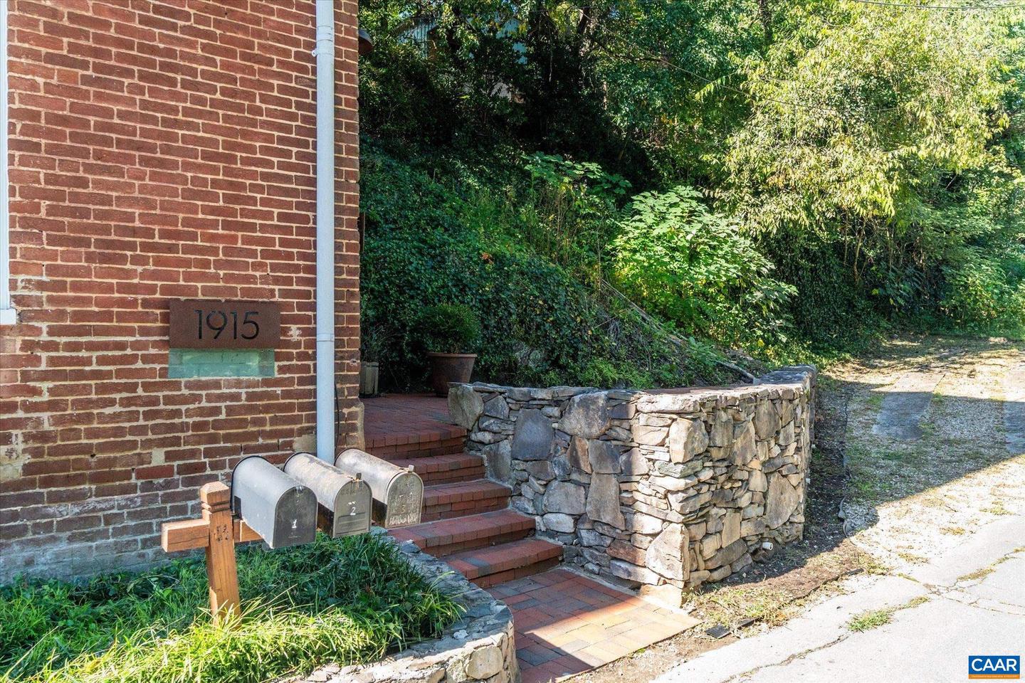 1915 E MARKET ST #3, CHARLOTTESVILLE, Virginia 22902, 3 Bedrooms Bedrooms, ,2 BathroomsBathrooms,Residential,For sale,1915 E MARKET ST #3,669426 MLS # 669426