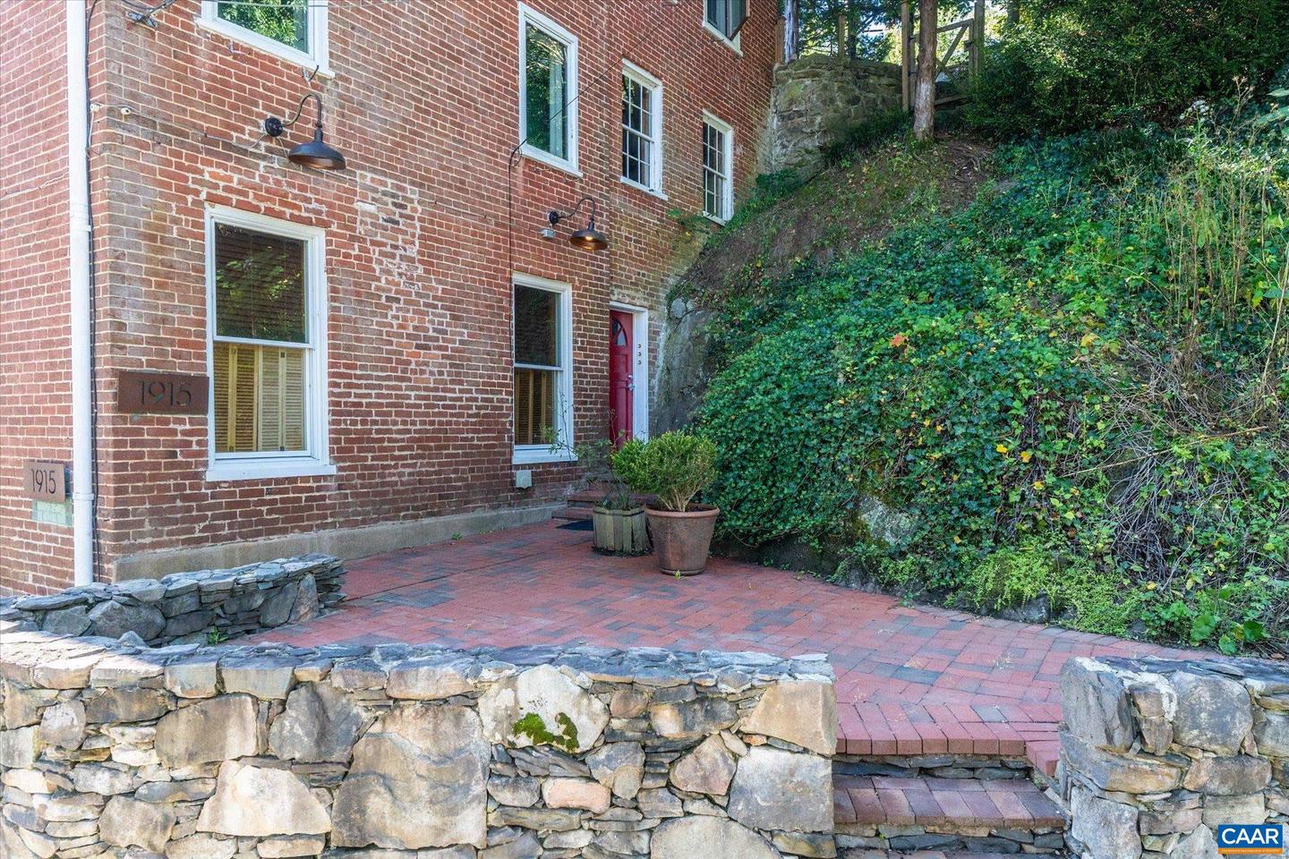 1915 E MARKET ST #3, CHARLOTTESVILLE, Virginia 22902, 3 Bedrooms Bedrooms, ,2 BathroomsBathrooms,Residential,For sale,1915 E MARKET ST #3,669426 MLS # 669426