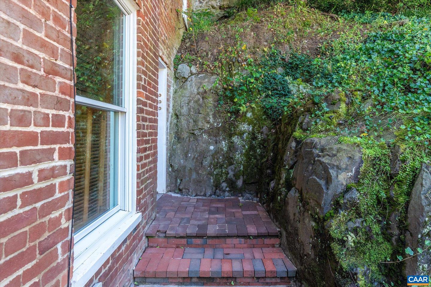 1915 E MARKET ST #3, CHARLOTTESVILLE, Virginia 22902, 3 Bedrooms Bedrooms, ,2 BathroomsBathrooms,Residential,For sale,1915 E MARKET ST #3,669426 MLS # 669426