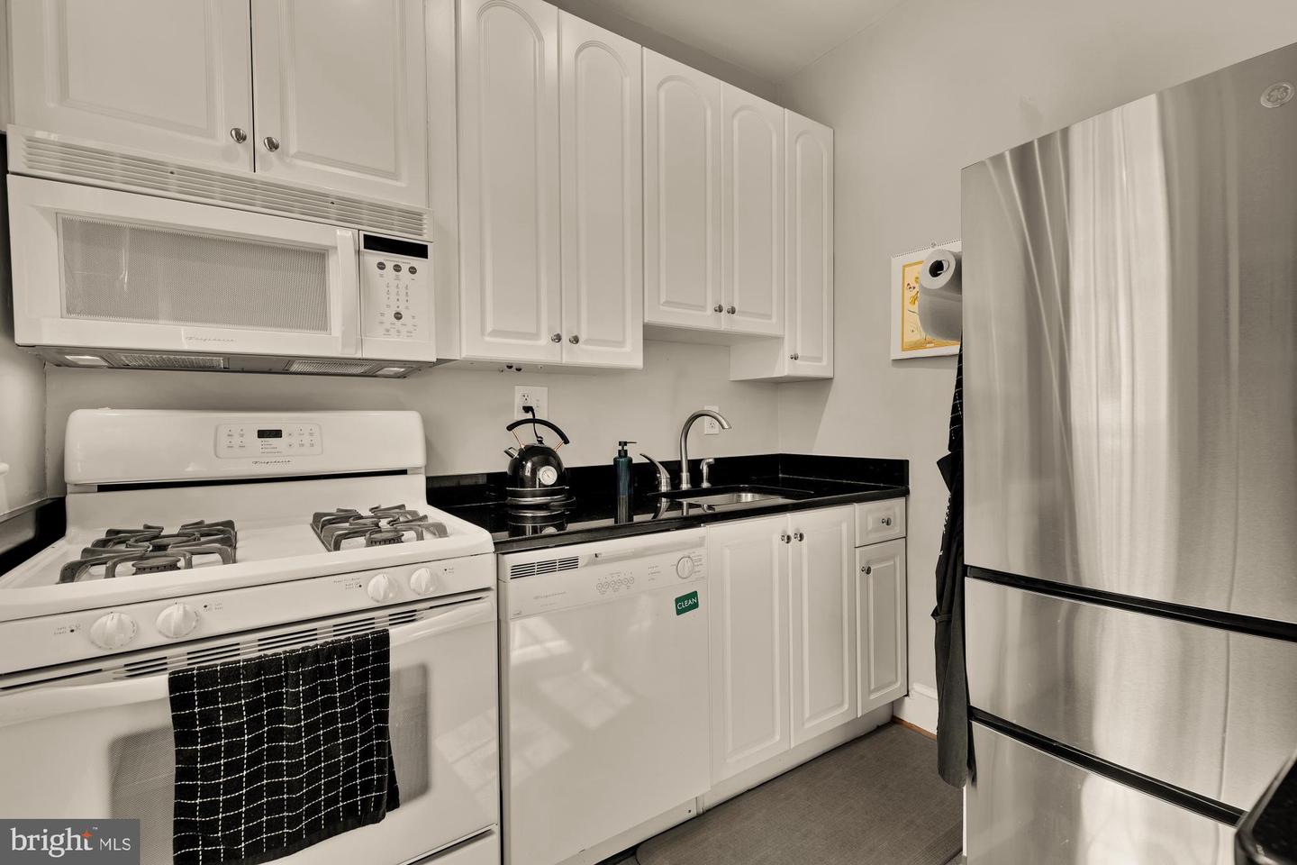 3022 WISCONSIN AVE NW #208, WASHINGTON, District Of Columbia 20016, 1 Bedroom Bedrooms, 5 Rooms Rooms,1 BathroomBathrooms,Residential,For sale,3022 WISCONSIN AVE NW #208,DCDC2224466 MLS # DCDC2224466