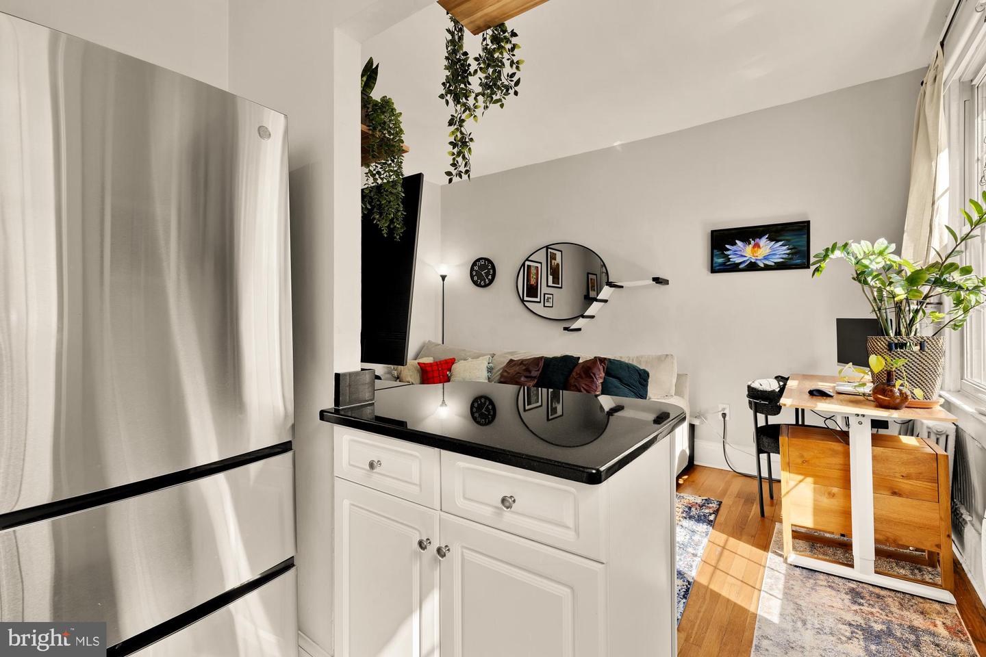 3022 WISCONSIN AVE NW #208, WASHINGTON, District Of Columbia 20016, 1 Bedroom Bedrooms, 5 Rooms Rooms,1 BathroomBathrooms,Residential,For sale,3022 WISCONSIN AVE NW #208,DCDC2224466 MLS # DCDC2224466