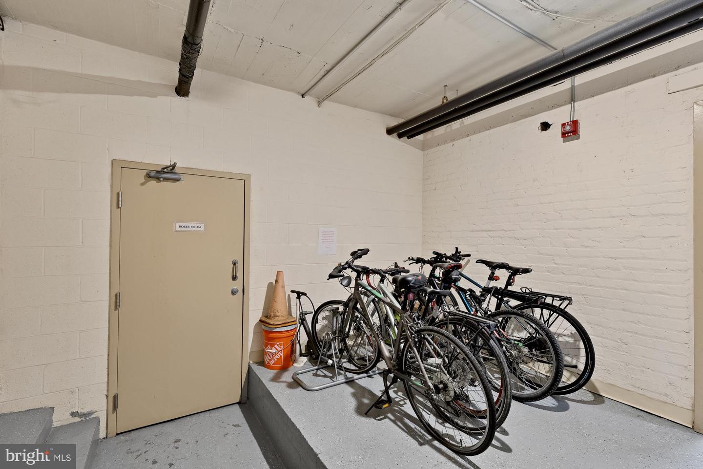 3022 WISCONSIN AVE NW #208, WASHINGTON, District Of Columbia 20016, 1 Bedroom Bedrooms, 5 Rooms Rooms,1 BathroomBathrooms,Residential,For sale,3022 WISCONSIN AVE NW #208,DCDC2224466 MLS # DCDC2224466