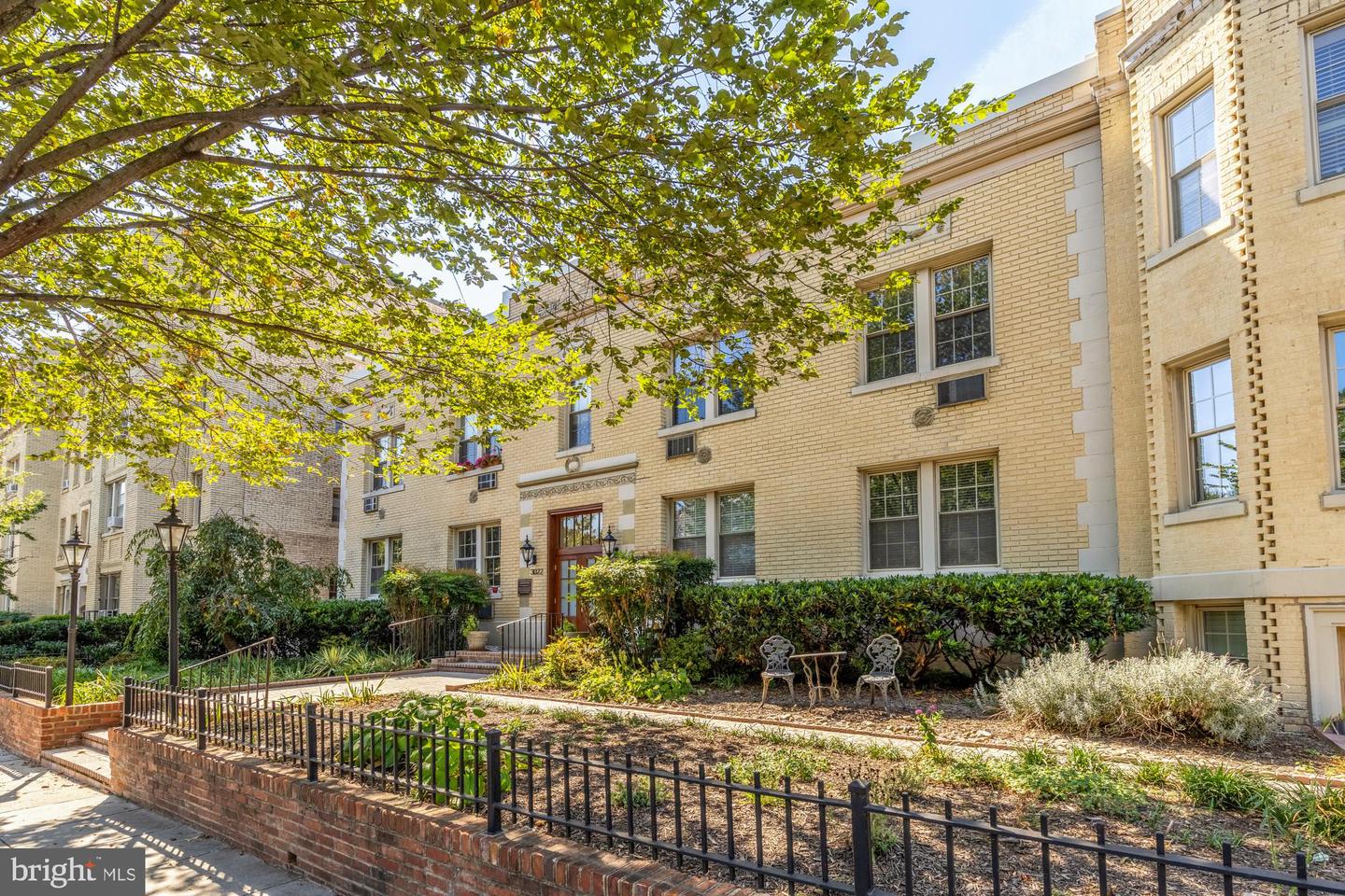3022 WISCONSIN AVE NW #208, WASHINGTON, District Of Columbia 20016, 1 Bedroom Bedrooms, 5 Rooms Rooms,1 BathroomBathrooms,Residential,For sale,3022 WISCONSIN AVE NW #208,DCDC2224466 MLS # DCDC2224466