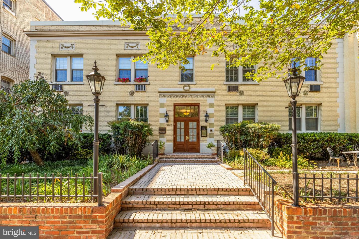 3022 WISCONSIN AVE NW #208, WASHINGTON, District Of Columbia 20016, 1 Bedroom Bedrooms, 5 Rooms Rooms,1 BathroomBathrooms,Residential,For sale,3022 WISCONSIN AVE NW #208,DCDC2224466 MLS # DCDC2224466