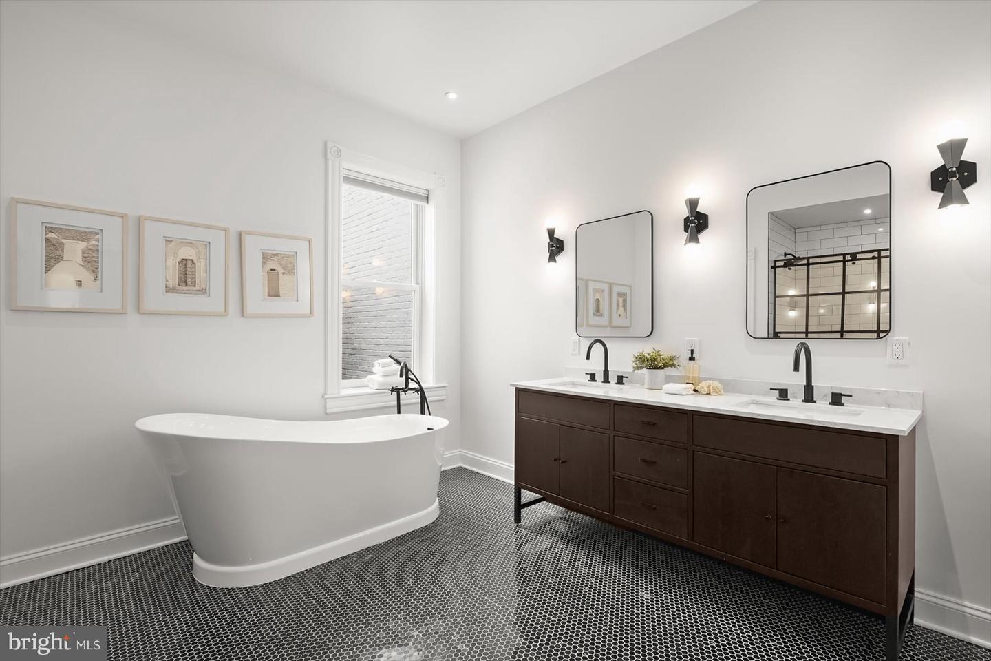 939 O ST NW, WASHINGTON, District Of Columbia 20001, 3 Bedrooms Bedrooms, ,2 BathroomsBathrooms,Residential,For sale,939 O ST NW,DCDC2224470 MLS # DCDC2224470