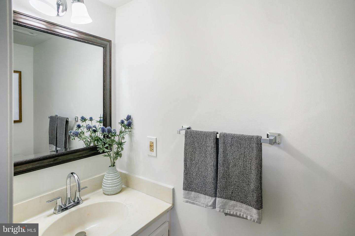 6542 CYPRESS POINT RD, ALEXANDRIA, Virginia 22312, 2 Bedrooms Bedrooms, ,3 BathroomsBathrooms,Residential,For sale,6542 CYPRESS POINT RD,VAFX2269578 MLS # VAFX2269578