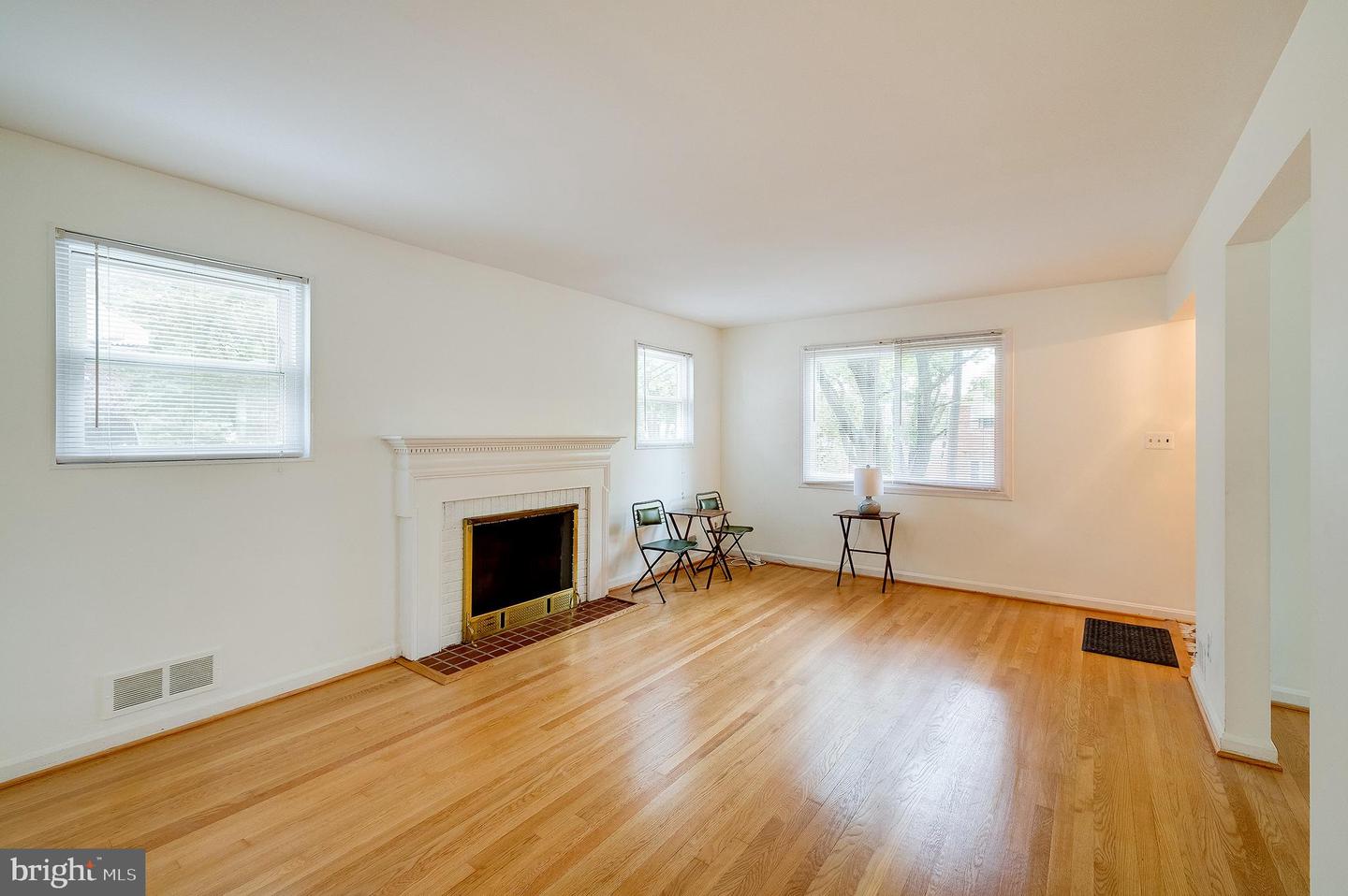 6159 1ST PL NE, WASHINGTON, District Of Columbia 20011, 4 Bedrooms Bedrooms, ,2 BathroomsBathrooms,Residential,For sale,6159 1ST PL NE,DCDC2224548 MLS # DCDC2224548
