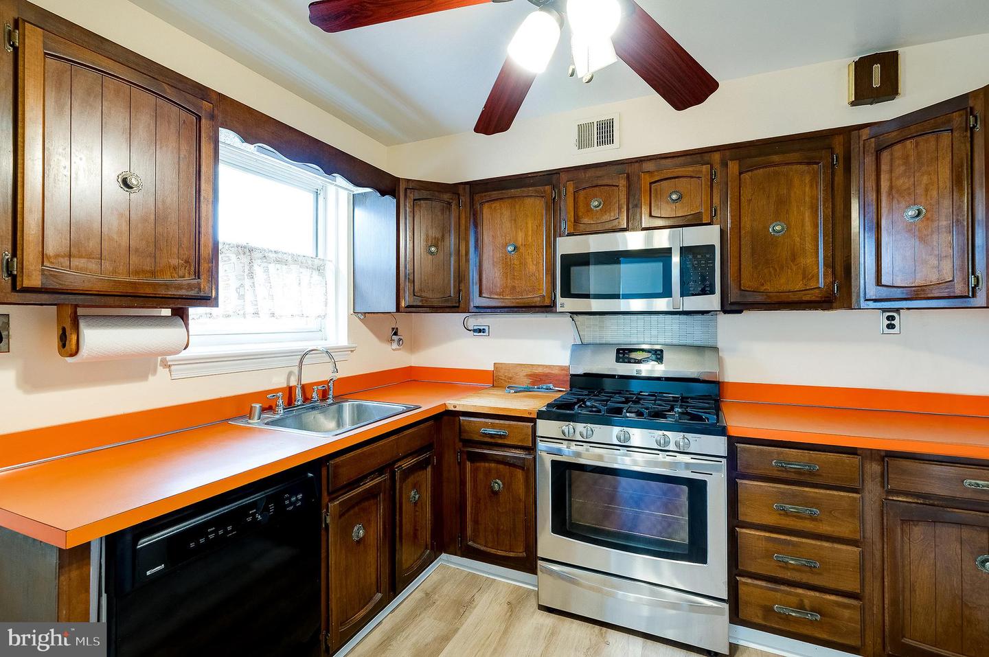 6159 1ST PL NE, WASHINGTON, District Of Columbia 20011, 4 Bedrooms Bedrooms, ,2 BathroomsBathrooms,Residential,For sale,6159 1ST PL NE,DCDC2224548 MLS # DCDC2224548