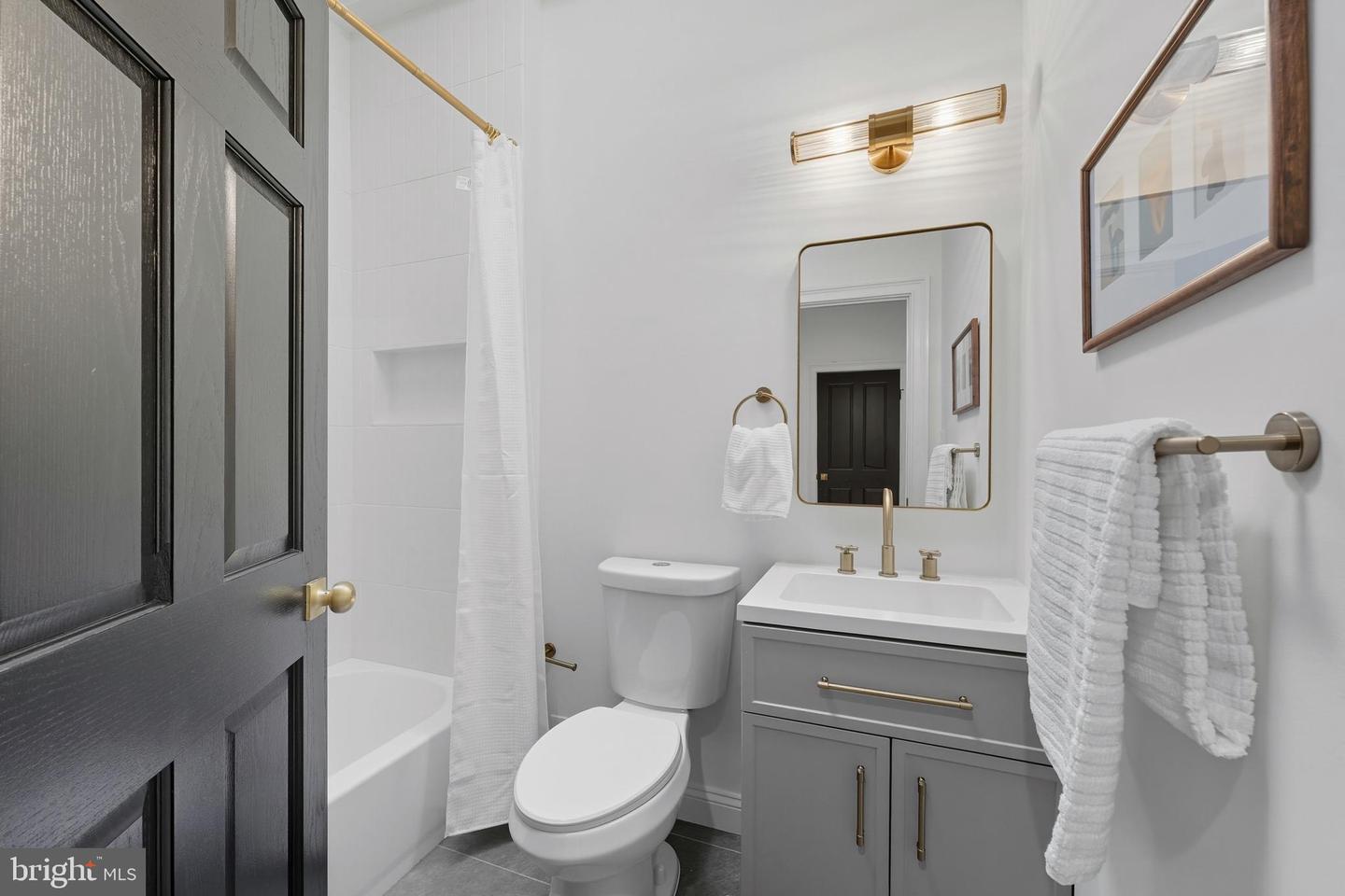 2123 11TH ST NW, WASHINGTON, District Of Columbia 20001, 5 Bedrooms Bedrooms, ,3 BathroomsBathrooms,Residential,For sale,2123 11TH ST NW,DCDC2224570 MLS # DCDC2224570