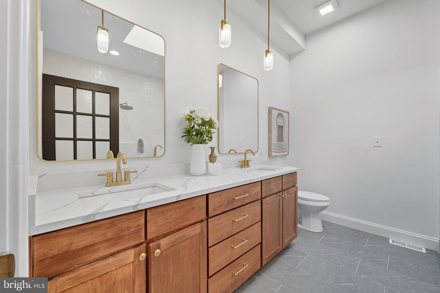 2123 11TH ST NW, WASHINGTON, District Of Columbia 20001, 5 Bedrooms Bedrooms, ,3 BathroomsBathrooms,Residential,For sale,2123 11TH ST NW,DCDC2224570 MLS # DCDC2224570