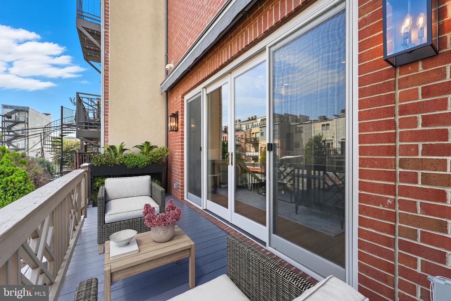 2123 11TH ST NW, WASHINGTON, District Of Columbia 20001, 5 Bedrooms Bedrooms, ,3 BathroomsBathrooms,Residential,For sale,2123 11TH ST NW,DCDC2224570 MLS # DCDC2224570