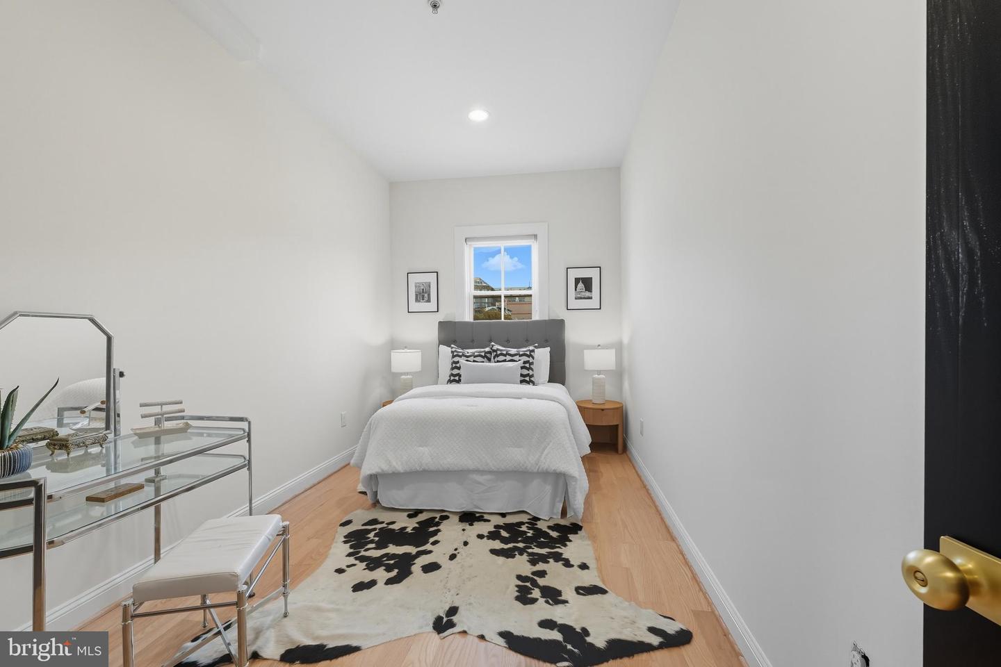2123 11TH ST NW, WASHINGTON, District Of Columbia 20001, 5 Bedrooms Bedrooms, ,3 BathroomsBathrooms,Residential,For sale,2123 11TH ST NW,DCDC2224570 MLS # DCDC2224570