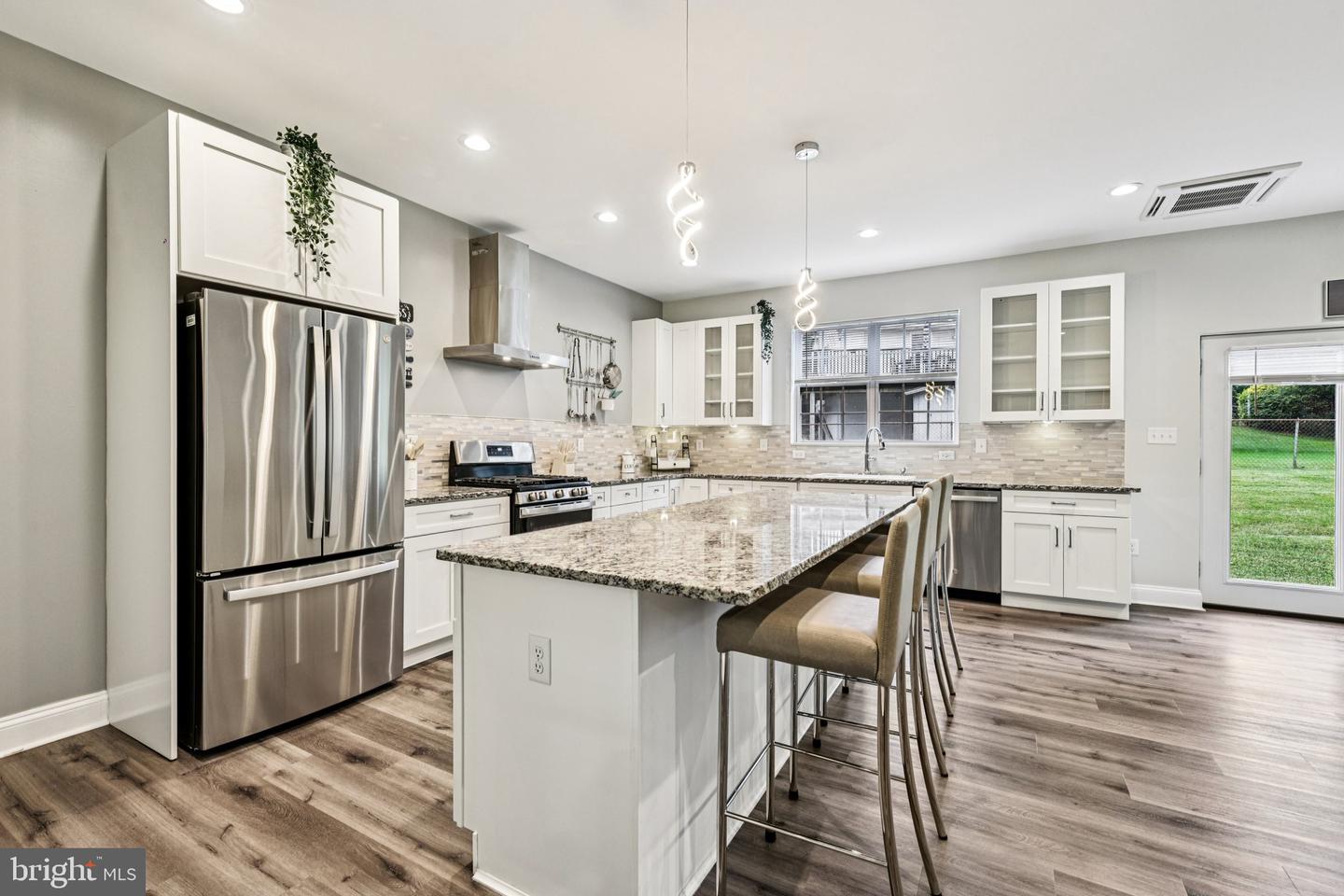 5814 LARPIN LN, ALEXANDRIA, Virginia 22310, 4 Bedrooms Bedrooms, ,3 BathroomsBathrooms,Residential,For sale,5814 LARPIN LN,VAFX2269680 MLS # VAFX2269680