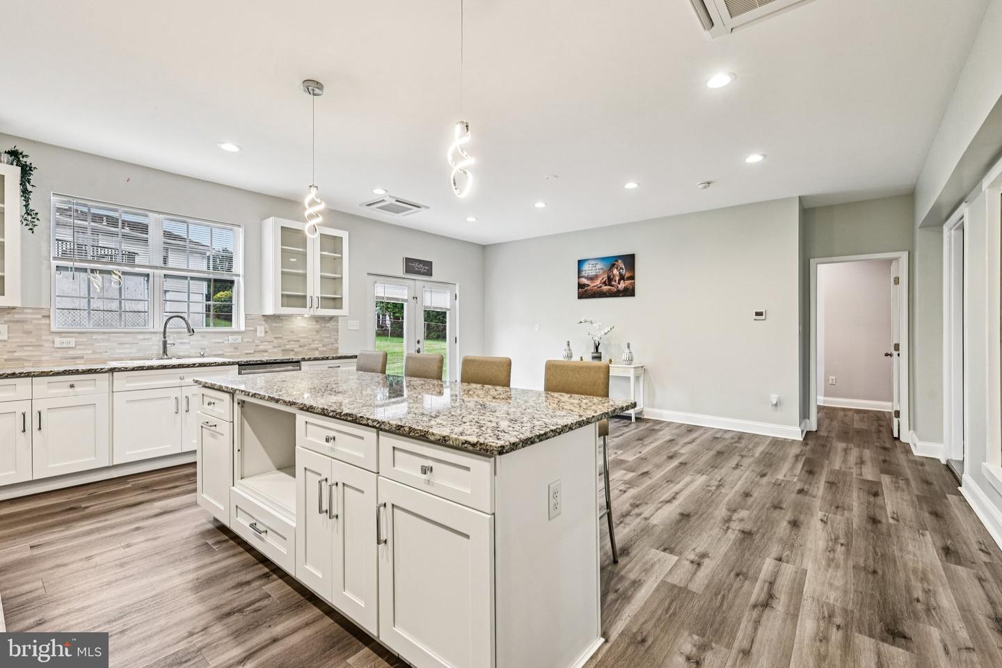 5814 LARPIN LN, ALEXANDRIA, Virginia 22310, 4 Bedrooms Bedrooms, ,3 BathroomsBathrooms,Residential,For sale,5814 LARPIN LN,VAFX2269680 MLS # VAFX2269680