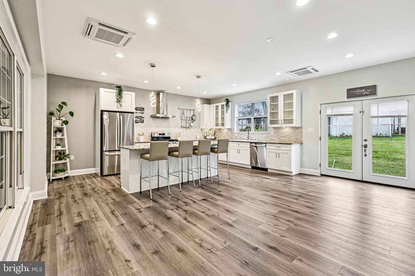5814 LARPIN LN, ALEXANDRIA, Virginia 22310, 4 Bedrooms Bedrooms, ,3 BathroomsBathrooms,Residential,For sale,5814 LARPIN LN,VAFX2269680 MLS # VAFX2269680