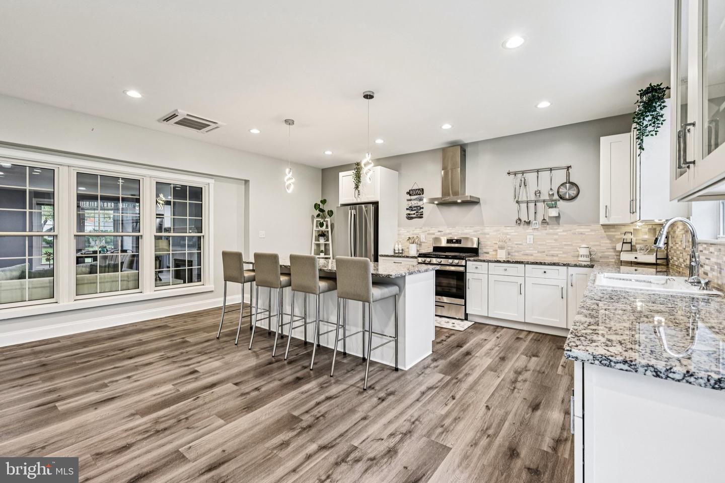 5814 LARPIN LN, ALEXANDRIA, Virginia 22310, 4 Bedrooms Bedrooms, ,3 BathroomsBathrooms,Residential,For sale,5814 LARPIN LN,VAFX2269680 MLS # VAFX2269680