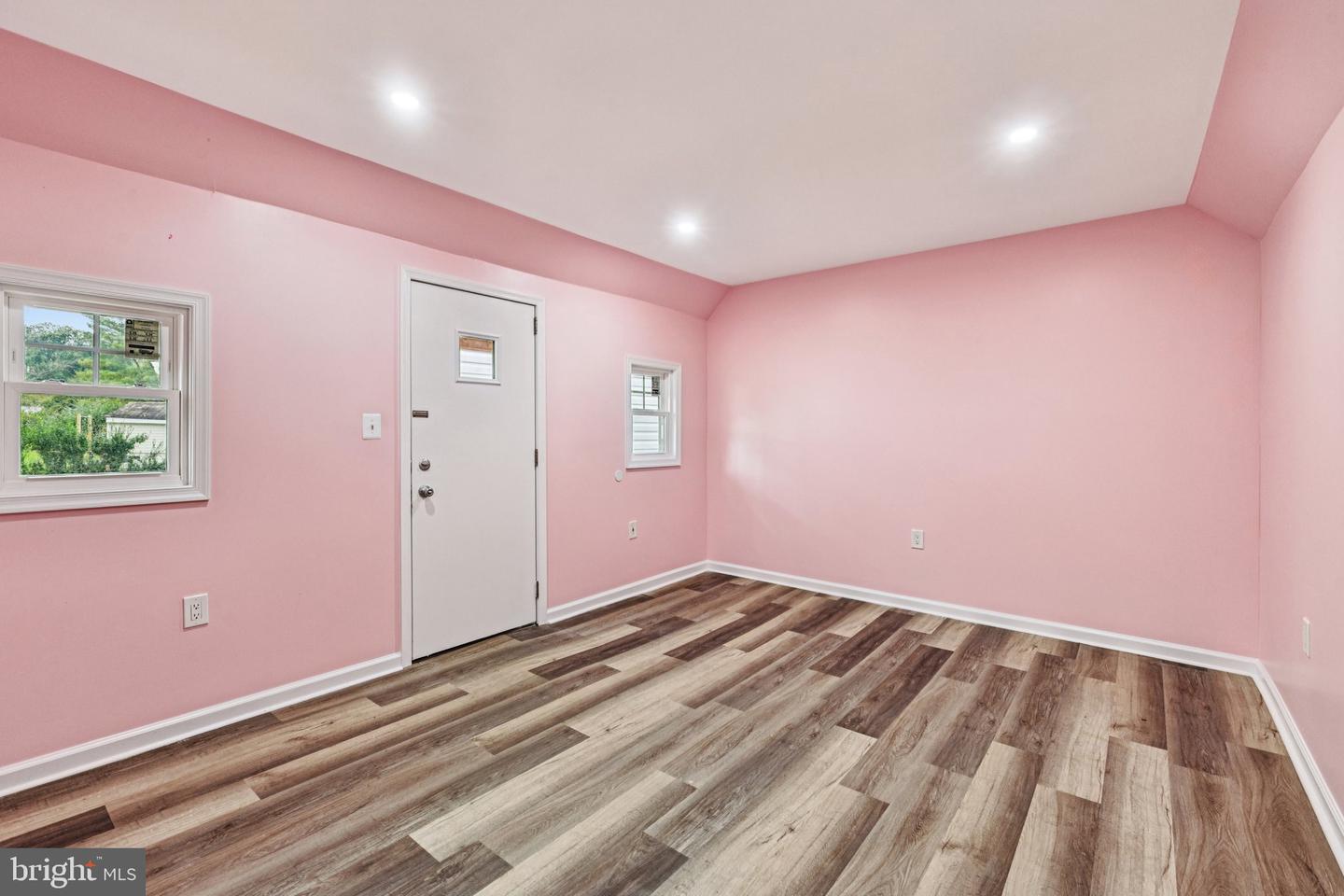 5814 LARPIN LN, ALEXANDRIA, Virginia 22310, 4 Bedrooms Bedrooms, ,3 BathroomsBathrooms,Residential,For sale,5814 LARPIN LN,VAFX2269680 MLS # VAFX2269680