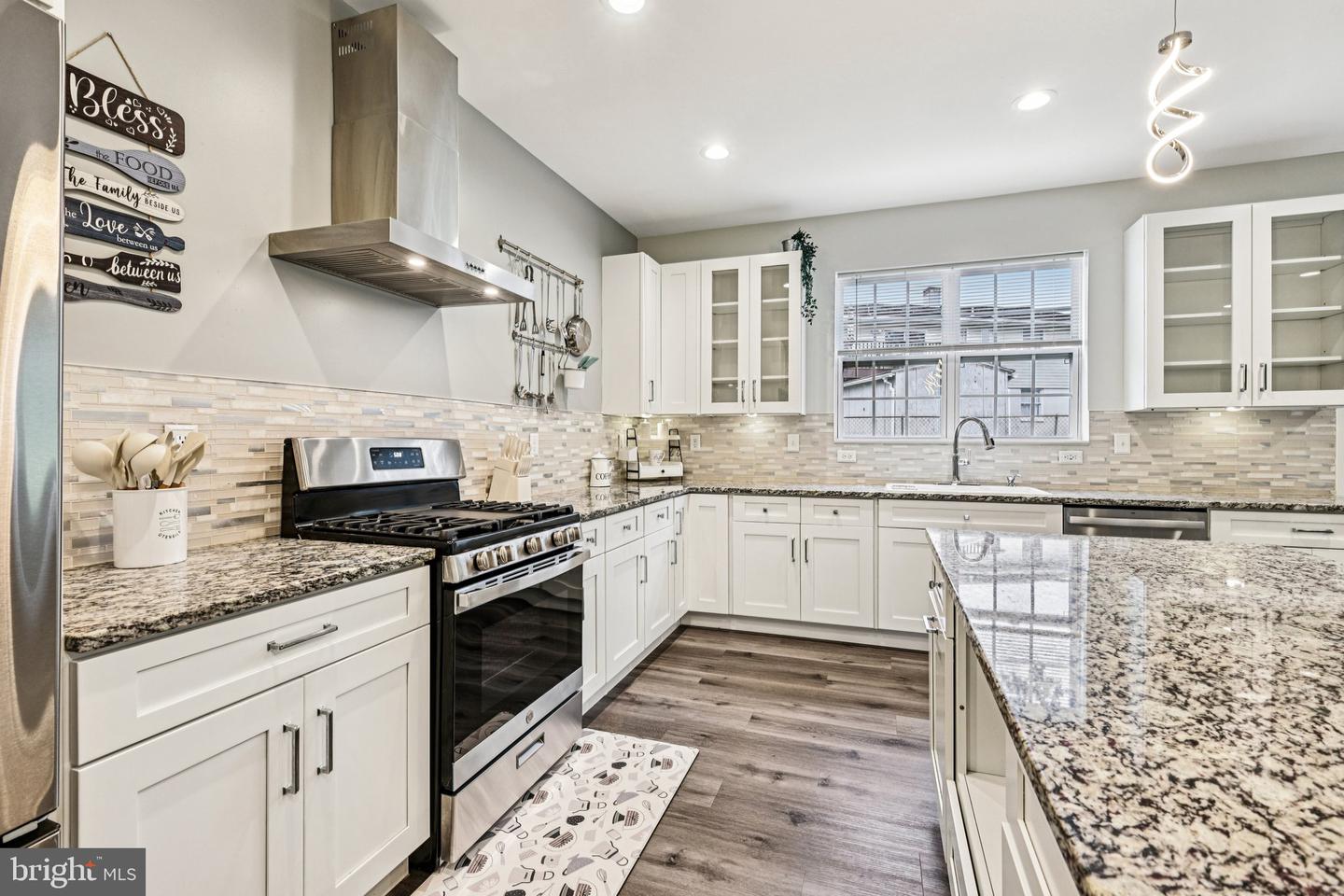 5814 LARPIN LN, ALEXANDRIA, Virginia 22310, 4 Bedrooms Bedrooms, ,3 BathroomsBathrooms,Residential,For sale,5814 LARPIN LN,VAFX2269680 MLS # VAFX2269680