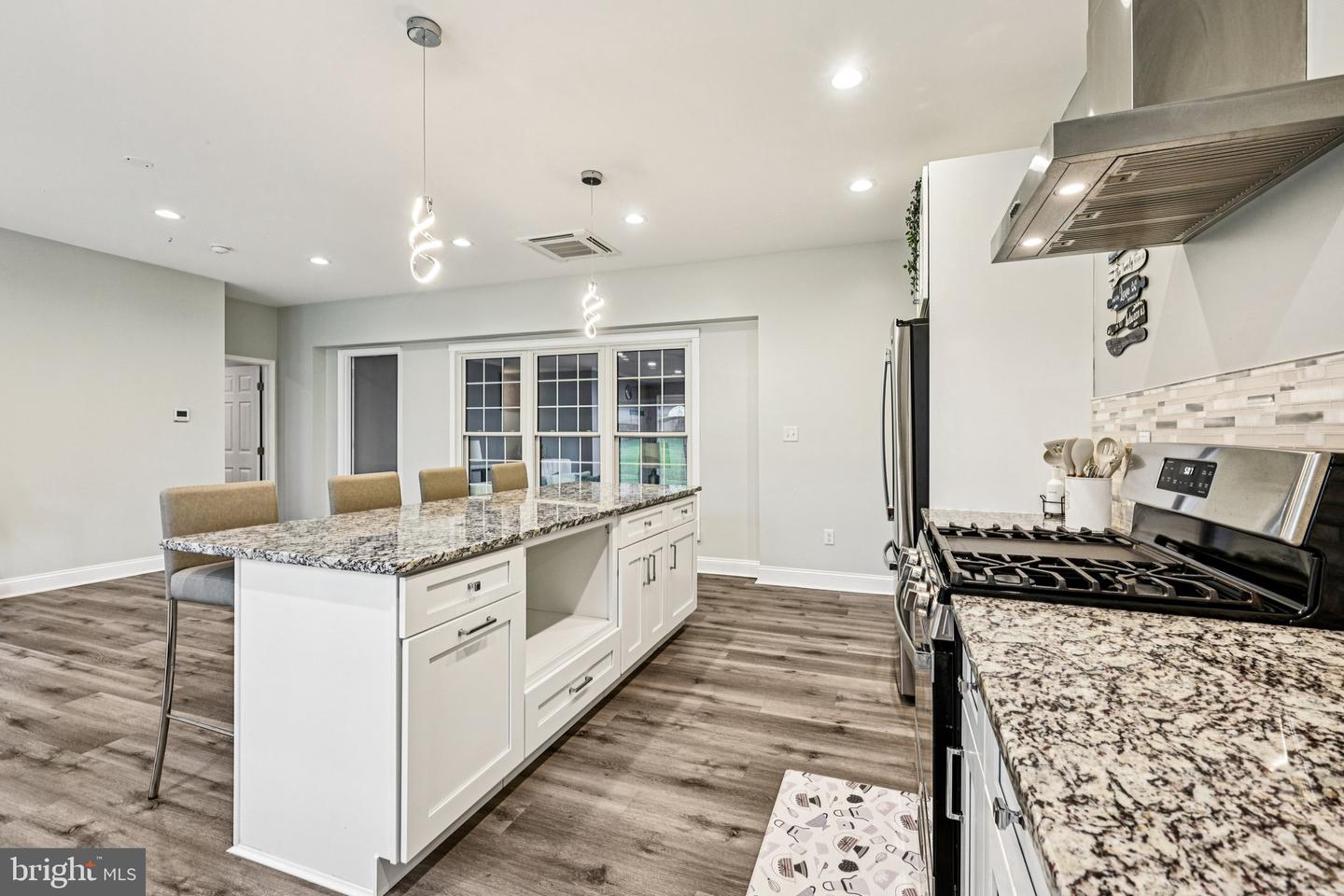 5814 LARPIN LN, ALEXANDRIA, Virginia 22310, 4 Bedrooms Bedrooms, ,3 BathroomsBathrooms,Residential,For sale,5814 LARPIN LN,VAFX2269680 MLS # VAFX2269680
