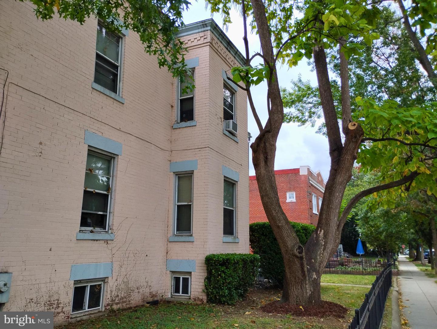 158 W ST NW, WASHINGTON, District Of Columbia 20001, 3 Bedrooms Bedrooms, 5 Rooms Rooms,2 BathroomsBathrooms,Residential,For sale,158 W ST NW,DCDC2224622 MLS # DCDC2224622