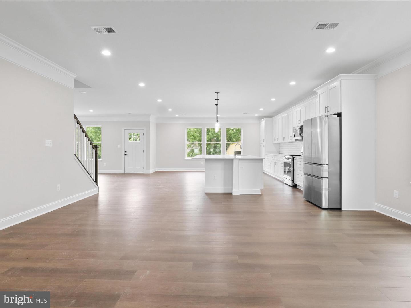 8708 LUKENS LN, ALEXANDRIA, Virginia 22309, 5 Bedrooms Bedrooms, ,4 BathroomsBathrooms,Residential,For sale,8708 LUKENS LN,VAFX2253560 MLS # VAFX2253560