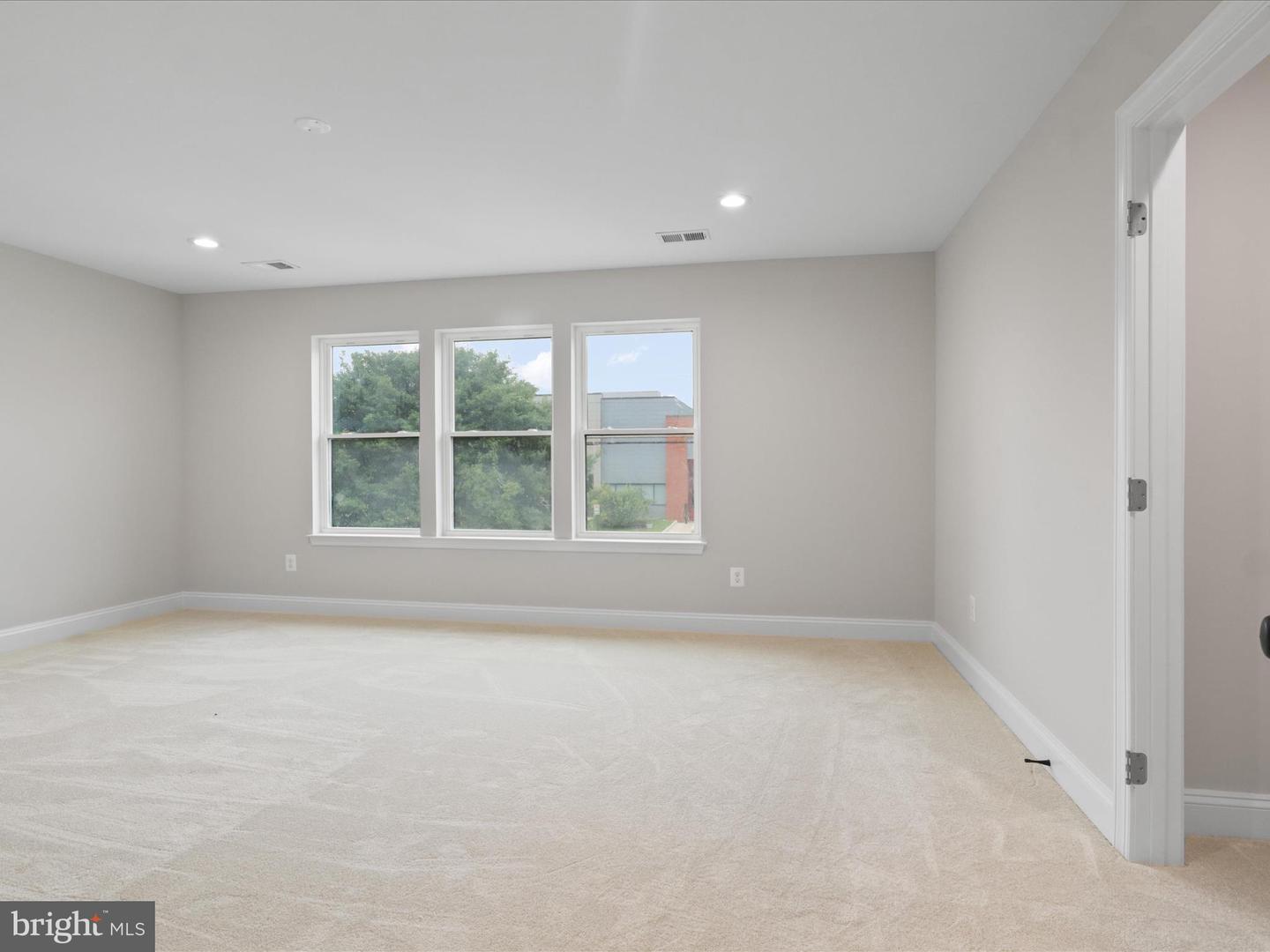 8708 LUKENS LN, ALEXANDRIA, Virginia 22309, 5 Bedrooms Bedrooms, ,4 BathroomsBathrooms,Residential,For sale,8708 LUKENS LN,VAFX2253560 MLS # VAFX2253560