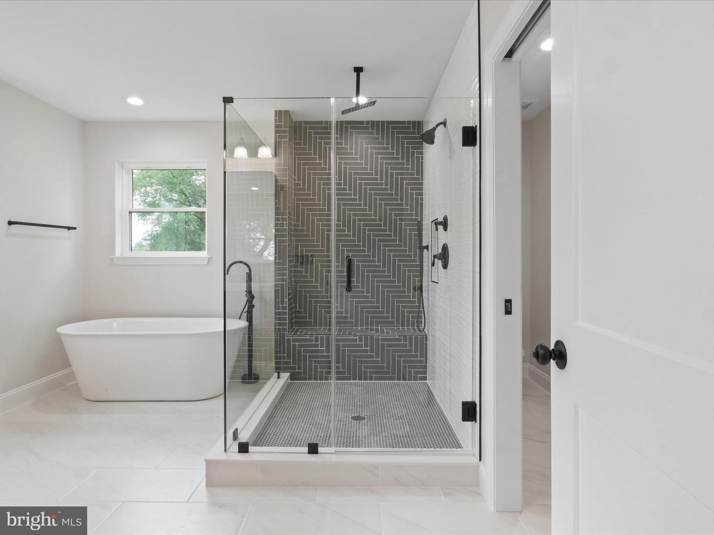 8708 LUKENS LN, ALEXANDRIA, Virginia 22309, 5 Bedrooms Bedrooms, ,4 BathroomsBathrooms,Residential,For sale,8708 LUKENS LN,VAFX2253560 MLS # VAFX2253560