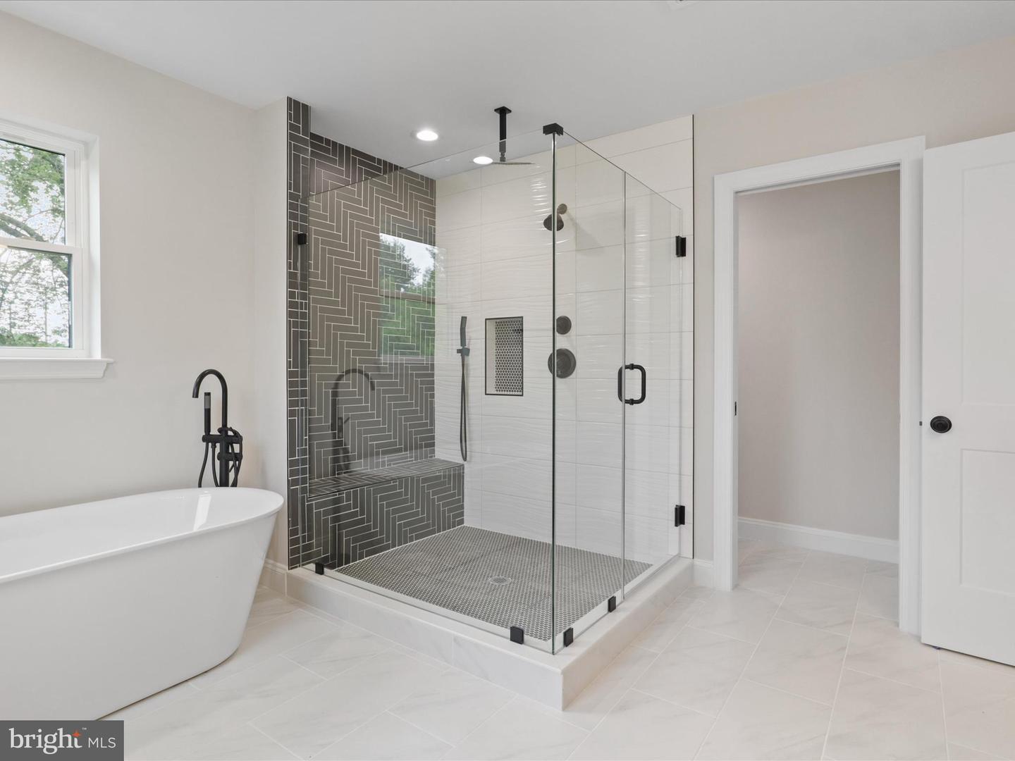8708 LUKENS LN, ALEXANDRIA, Virginia 22309, 5 Bedrooms Bedrooms, ,4 BathroomsBathrooms,Residential,For sale,8708 LUKENS LN,VAFX2253560 MLS # VAFX2253560