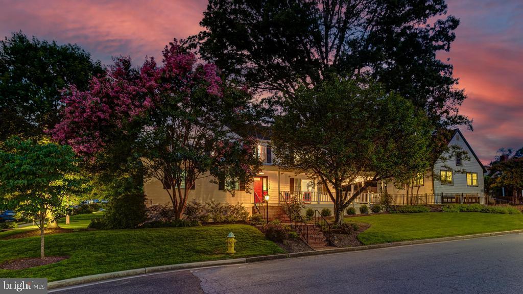 5101 27TH ST N, ARLINGTON, Virginia 22207, 7 Bedrooms Bedrooms, ,5 BathroomsBathrooms,Residential,For sale,5101 27TH ST N,VAAR2060938 MLS # VAAR2060938
