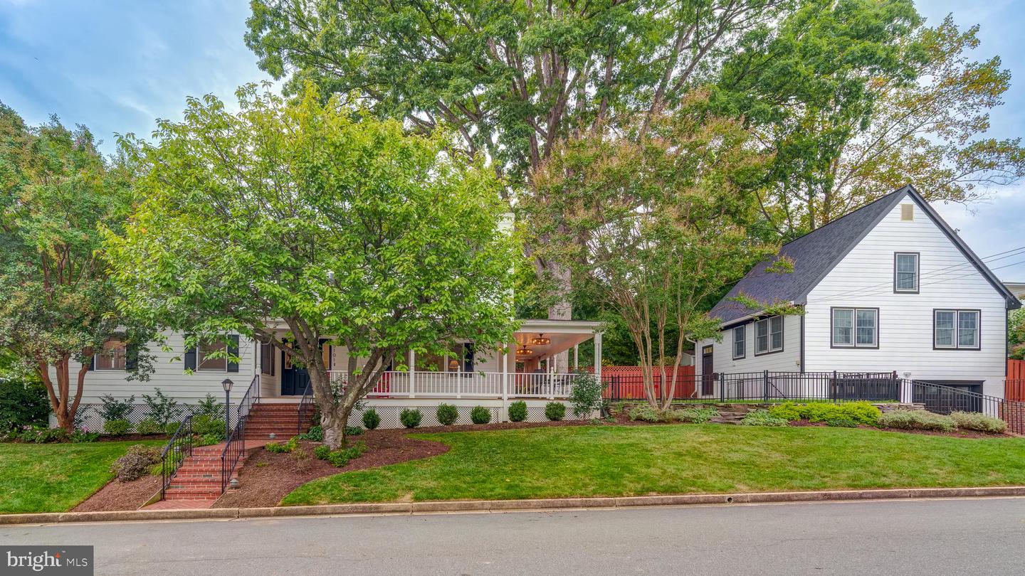 5101 27TH ST N, ARLINGTON, Virginia 22207, 7 Bedrooms Bedrooms, ,5 BathroomsBathrooms,Residential,For sale,5101 27TH ST N,VAAR2060938 MLS # VAAR2060938