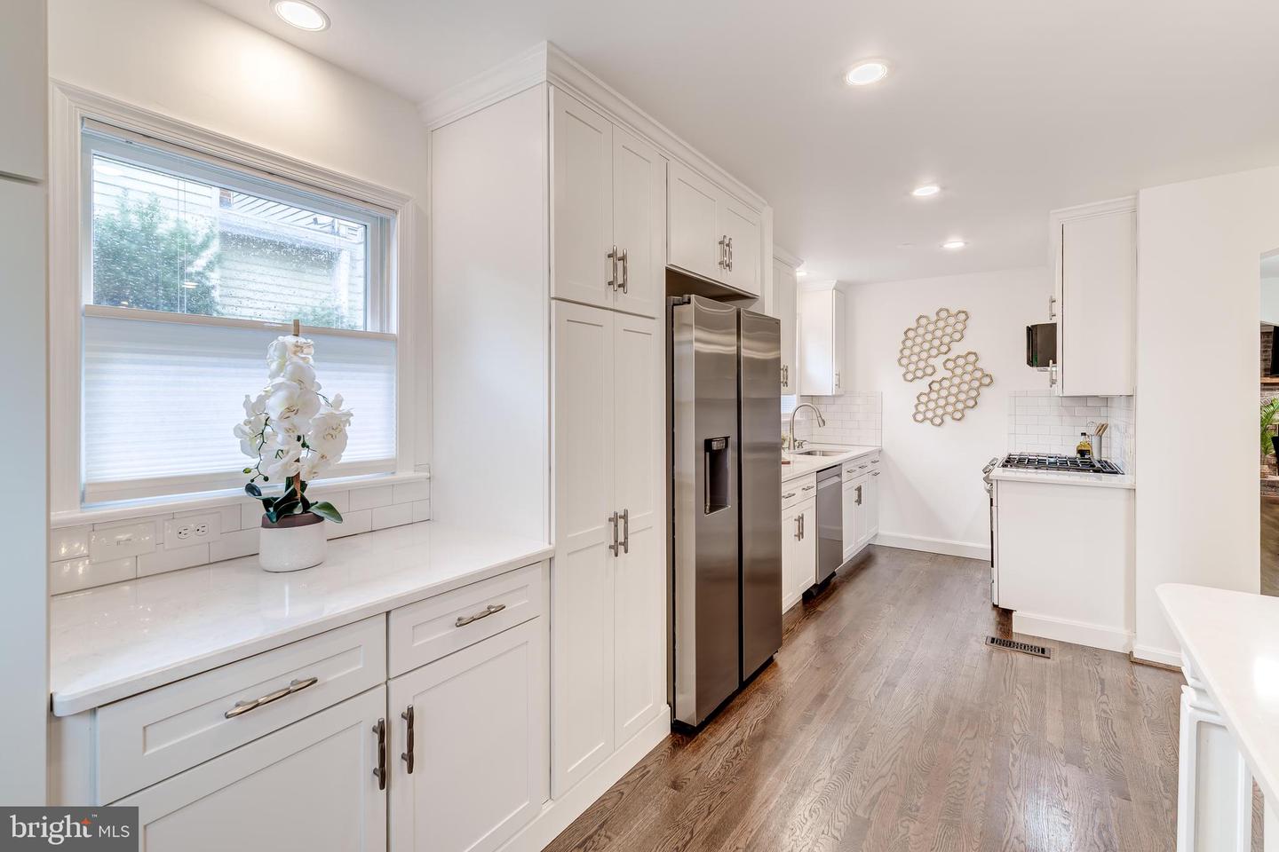 5101 27TH ST N, ARLINGTON, Virginia 22207, 7 Bedrooms Bedrooms, ,5 BathroomsBathrooms,Residential,For sale,5101 27TH ST N,VAAR2060938 MLS # VAAR2060938