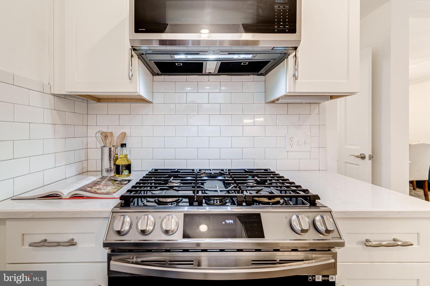 5101 27TH ST N, ARLINGTON, Virginia 22207, 7 Bedrooms Bedrooms, ,5 BathroomsBathrooms,Residential,For sale,5101 27TH ST N,VAAR2060938 MLS # VAAR2060938