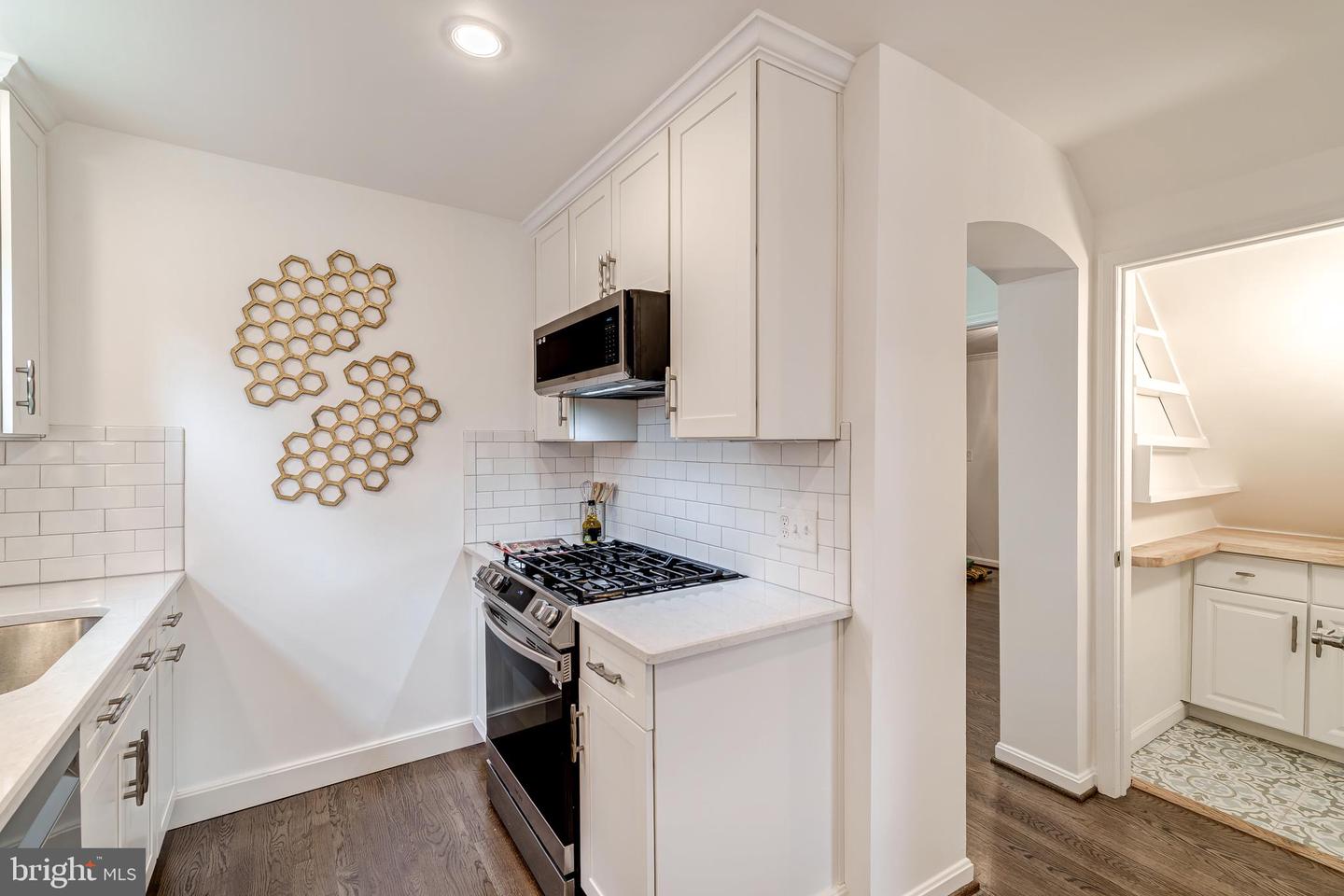 5101 27TH ST N, ARLINGTON, Virginia 22207, 7 Bedrooms Bedrooms, ,5 BathroomsBathrooms,Residential,For sale,5101 27TH ST N,VAAR2060938 MLS # VAAR2060938