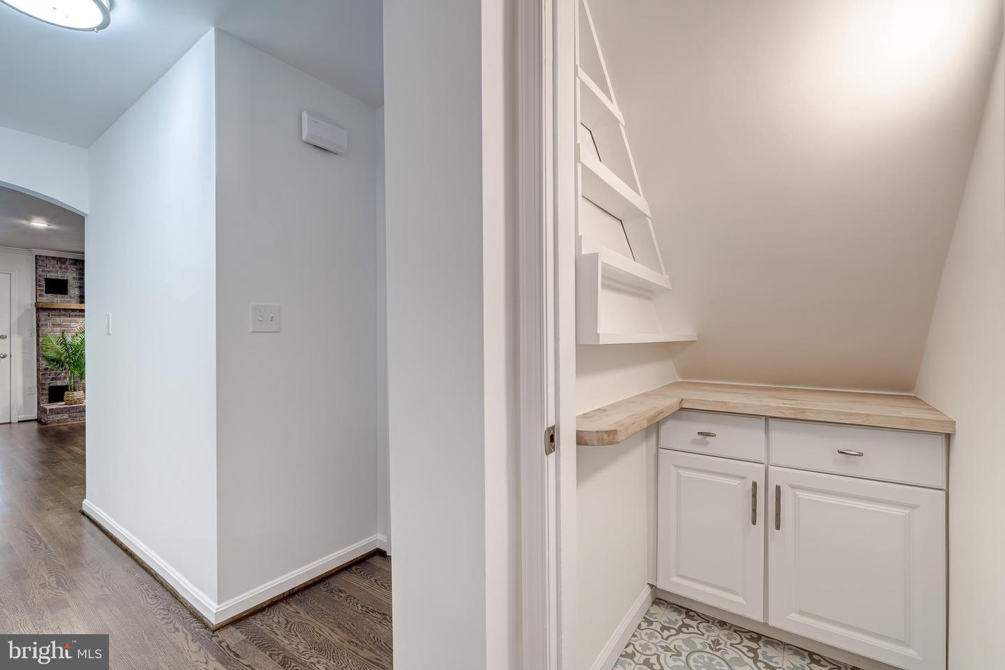5101 27TH ST N, ARLINGTON, Virginia 22207, 7 Bedrooms Bedrooms, ,5 BathroomsBathrooms,Residential,For sale,5101 27TH ST N,VAAR2060938 MLS # VAAR2060938