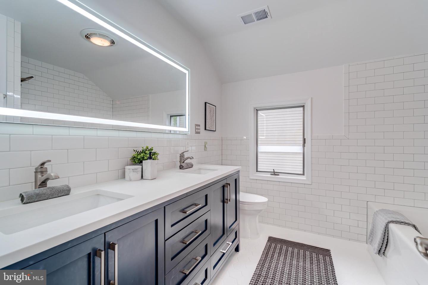 5101 27TH ST N, ARLINGTON, Virginia 22207, 7 Bedrooms Bedrooms, ,5 BathroomsBathrooms,Residential,For sale,5101 27TH ST N,VAAR2060938 MLS # VAAR2060938