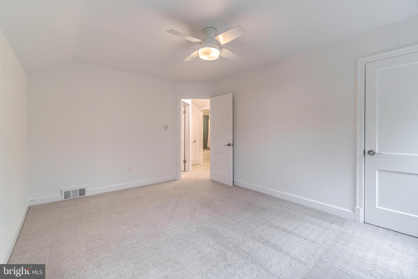 5101 27TH ST N, ARLINGTON, Virginia 22207, 7 Bedrooms Bedrooms, ,5 BathroomsBathrooms,Residential,For sale,5101 27TH ST N,VAAR2060938 MLS # VAAR2060938