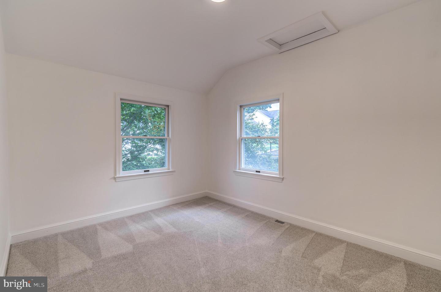 5101 27TH ST N, ARLINGTON, Virginia 22207, 7 Bedrooms Bedrooms, ,5 BathroomsBathrooms,Residential,For sale,5101 27TH ST N,VAAR2060938 MLS # VAAR2060938