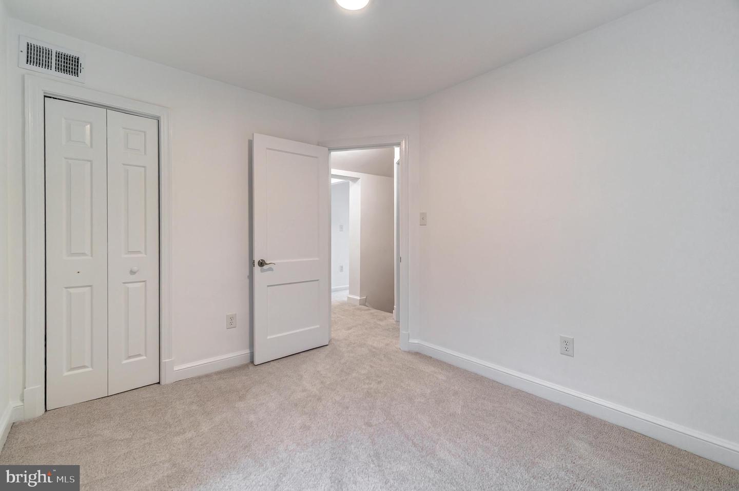 5101 27TH ST N, ARLINGTON, Virginia 22207, 7 Bedrooms Bedrooms, ,5 BathroomsBathrooms,Residential,For sale,5101 27TH ST N,VAAR2060938 MLS # VAAR2060938