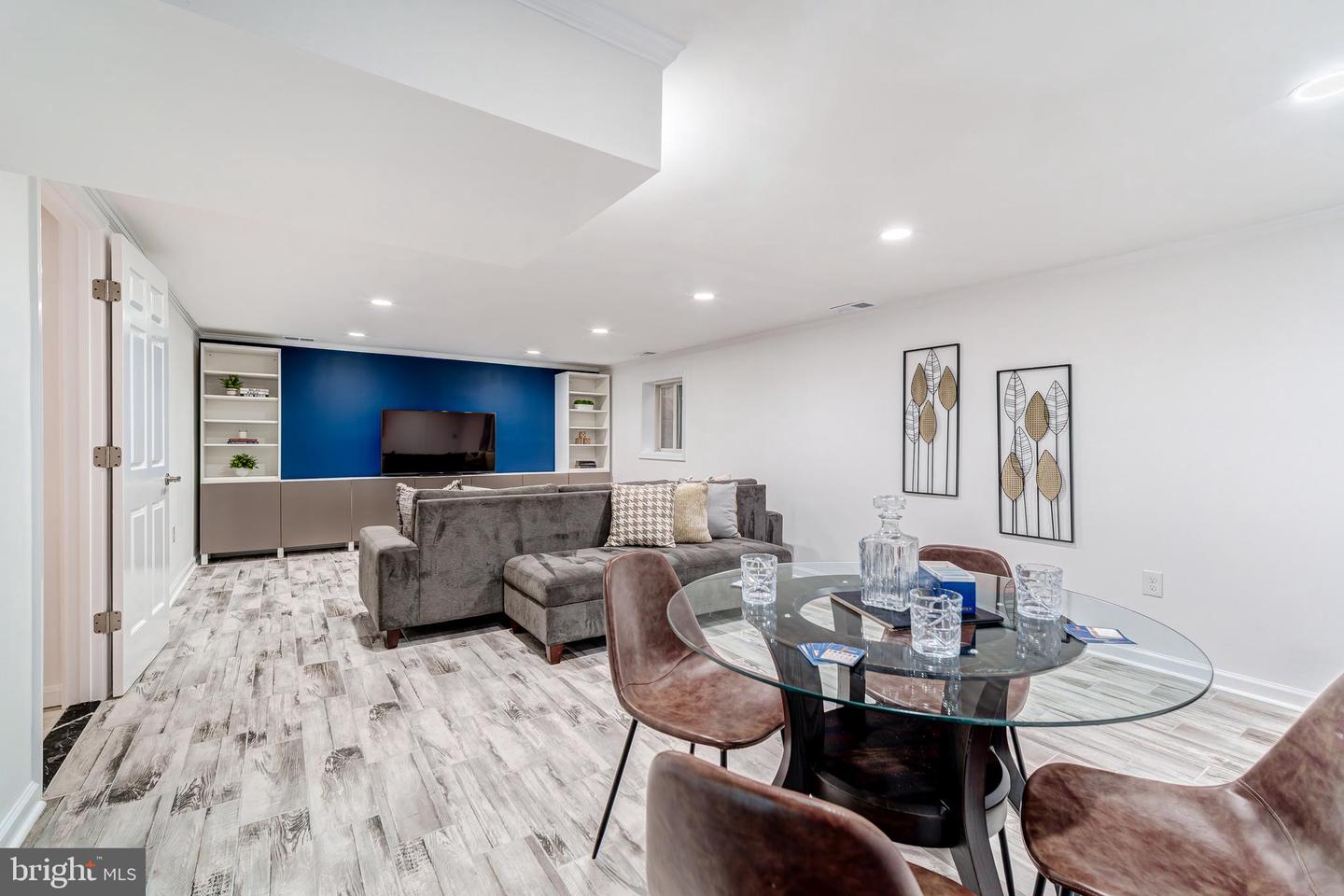 5101 27TH ST N, ARLINGTON, Virginia 22207, 7 Bedrooms Bedrooms, ,5 BathroomsBathrooms,Residential,For sale,5101 27TH ST N,VAAR2060938 MLS # VAAR2060938