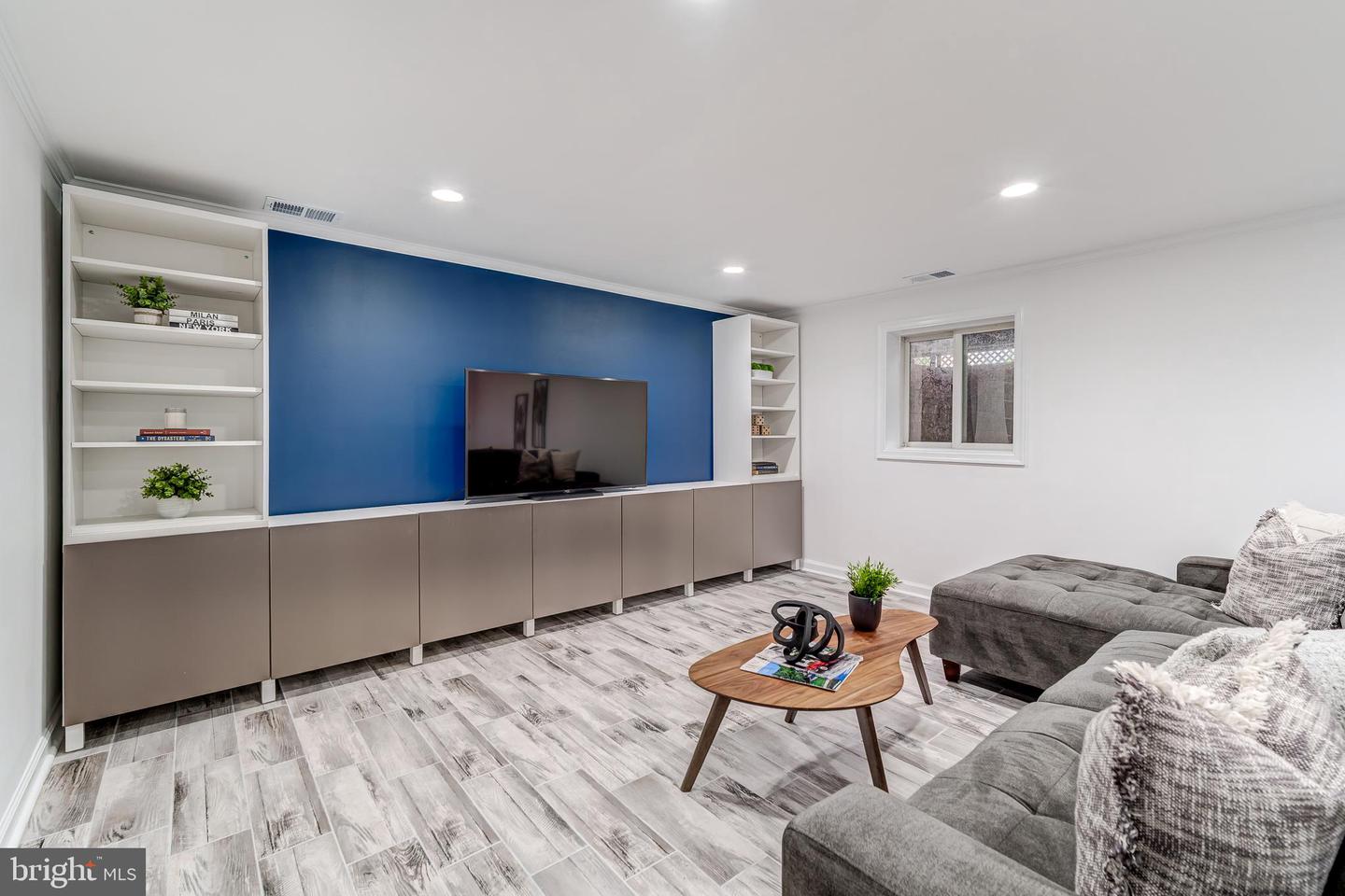 5101 27TH ST N, ARLINGTON, Virginia 22207, 7 Bedrooms Bedrooms, ,5 BathroomsBathrooms,Residential,For sale,5101 27TH ST N,VAAR2060938 MLS # VAAR2060938