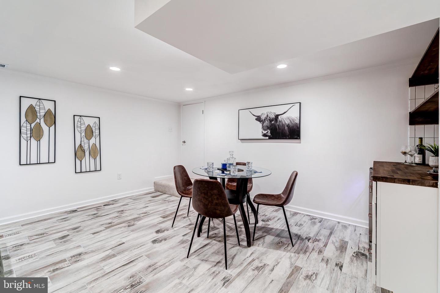 5101 27TH ST N, ARLINGTON, Virginia 22207, 7 Bedrooms Bedrooms, ,5 BathroomsBathrooms,Residential,For sale,5101 27TH ST N,VAAR2060938 MLS # VAAR2060938